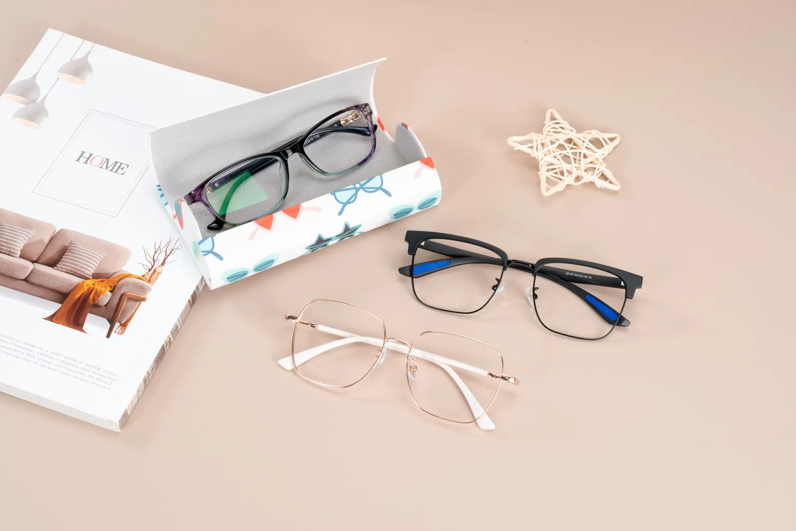 pexels-photo-29500739 Lunettes et étuis à lunettes